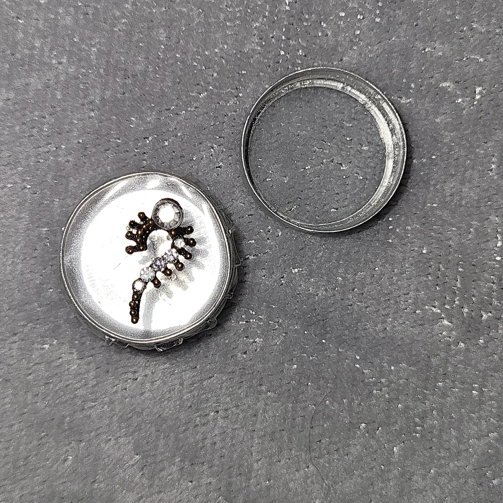 NWOT 🌟 Bling Adhesive for Face/Body - Picture 2 of 3